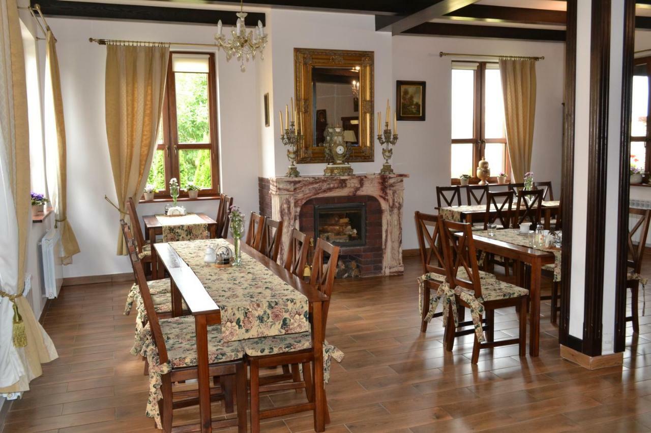ドロヒチン Pod Katedra Bed & Breakfast エクステリア 写真