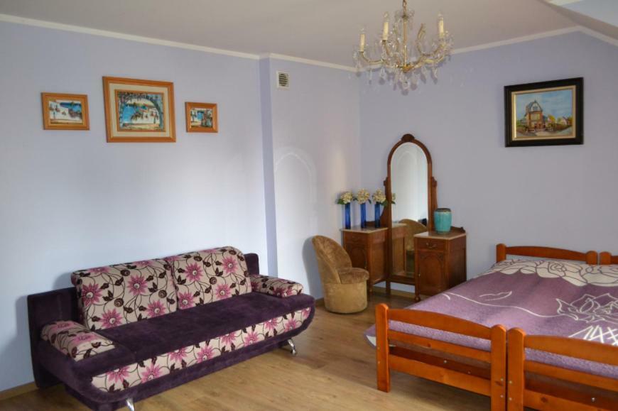 ドロヒチン Pod Katedra Bed & Breakfast エクステリア 写真