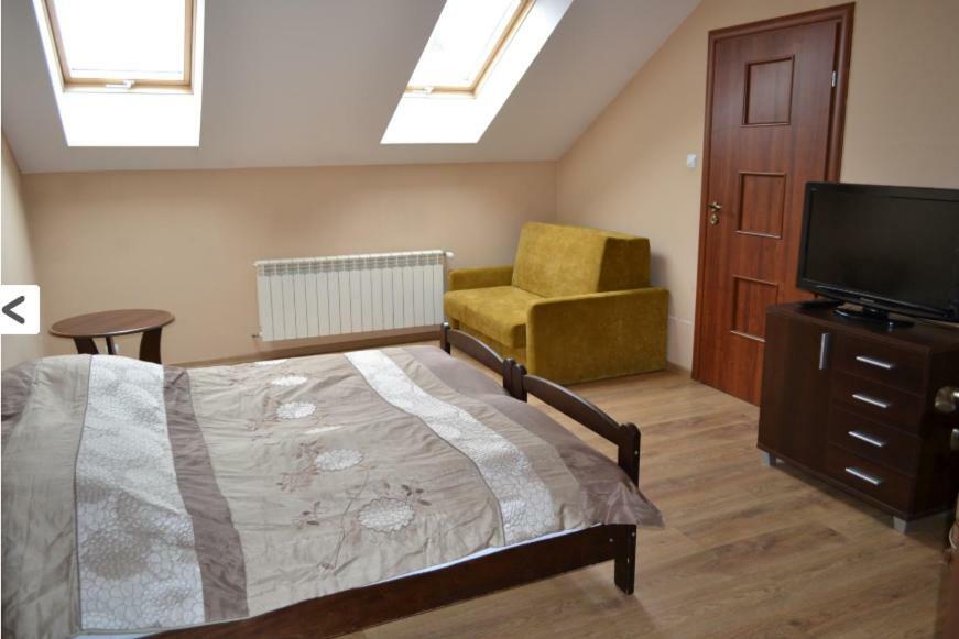 ドロヒチン Pod Katedra Bed & Breakfast エクステリア 写真